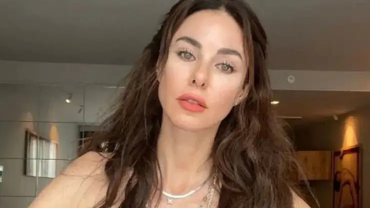 Defne Samyeli Kimdir? Kaç Yaşında? İşte Hayatı ve Kariyeri