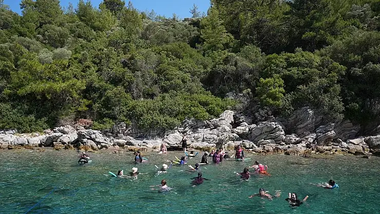 Denizli'de 285 kadın kursiyer marmaris'te denizle buluştu