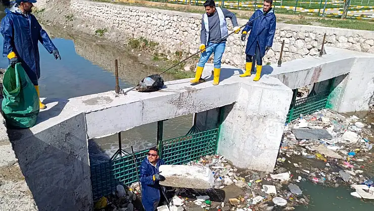 Derelerde Temizlik Çalışmalarımız Aralıksız Devam Ediyor