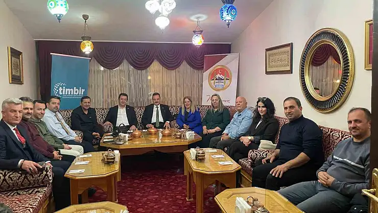 Dijital Medya ve Gazetecilikte Etik Dönüşüm: Atatürk Üniversitesi'nde Gündem Belirlendi