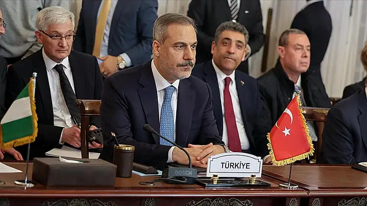 Dışişleri Bakanı Fidan'dan Kahire'de Gazze için diplomatik çağrı