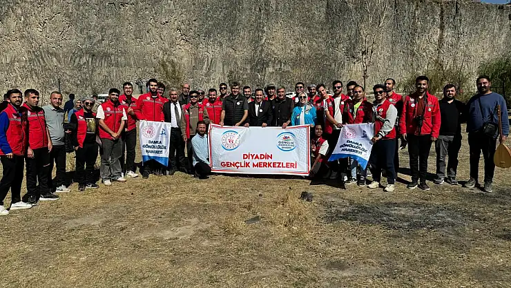 Diyadin kanyonu, gönüllü gençlerin deneyim alanı oldu