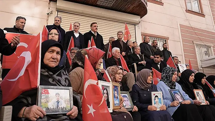 Diyarbakır anneleri kararlılıkla evlat nöbetini sürdürüyor