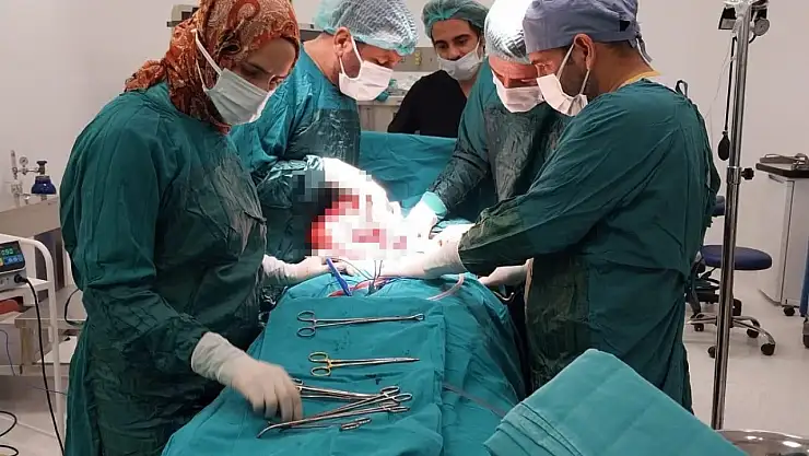 Diyarbakır'da 43 yaşındaki kadının karnından 35 santimlik miyom çıkarıldı