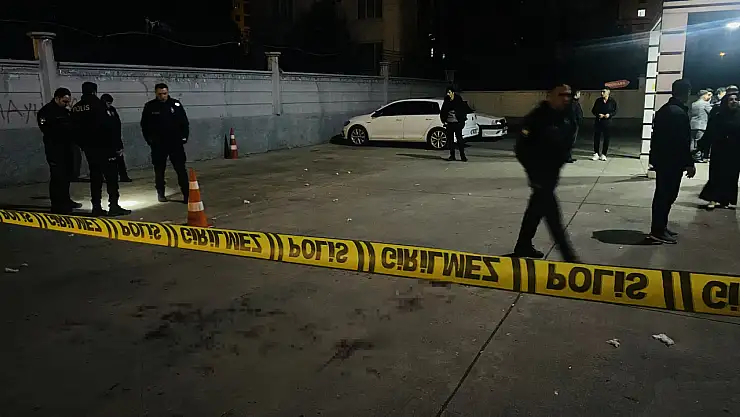Diyarbakır'da düğün salonunun önünde silahlı ve bıçaklı kavga: 3 yaralı