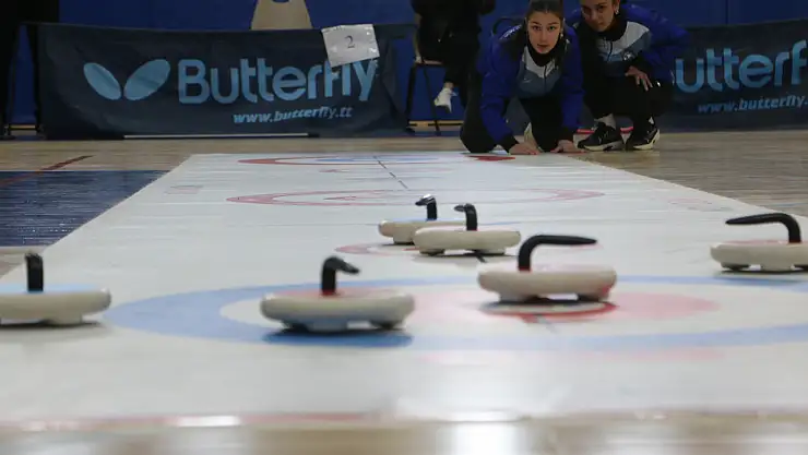 Diyarbakır'da ilk kez floor curling turnuvası düzenlendi