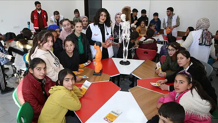 Diyarbakır'da kırsal bölgelerde 101 okulda bilim şenliği