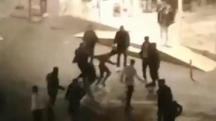 Diyarbakır'da tekme tokat birbirine girdiler