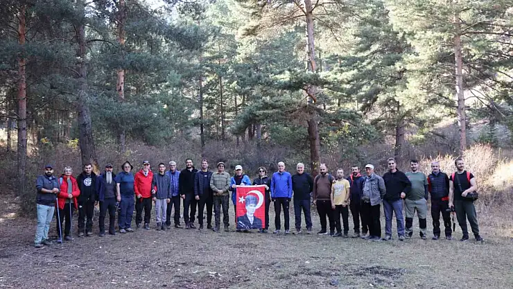 Doğaseverler, Atatürk'ü anmak için Oltu'da doğa yürüyüşü düzenledi