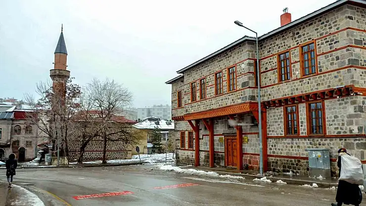 Doğu'da gök gürültülü sağanak ve çığ uyarısı yapıldı