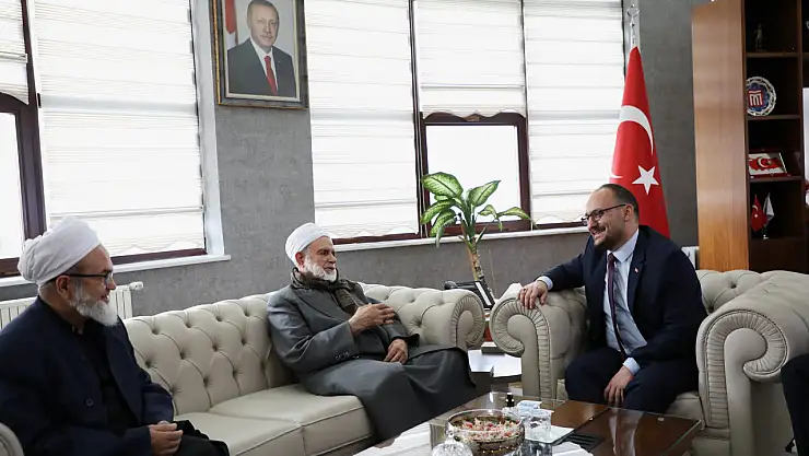 Doğu ve Güneydoğu'nun Önde Gelen Âlimlerinden Muhammed Salih Ekinci, Rektör Prof. Dr. Mustafa Alican'ı Ziyaret Etti