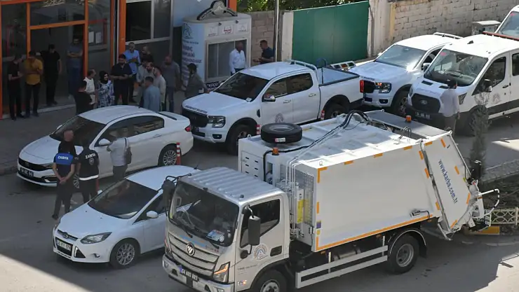 Doğubayazıt Belediyesi araç filosunu iki katına çıkardı