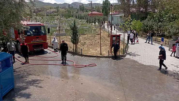 Doğubayazıt Belediyesi mezarlık ziyaretleri için hazırlık yaptı