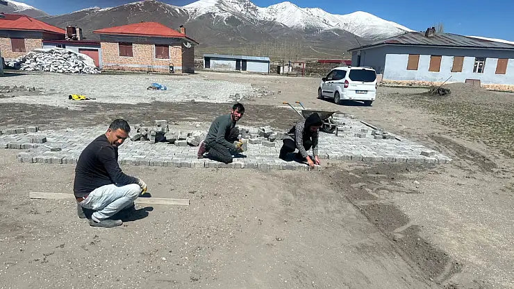 Doğubayazıt Dalbahçe köyünde çocuklar bayramı çamursuz bahçede kutlayacak
