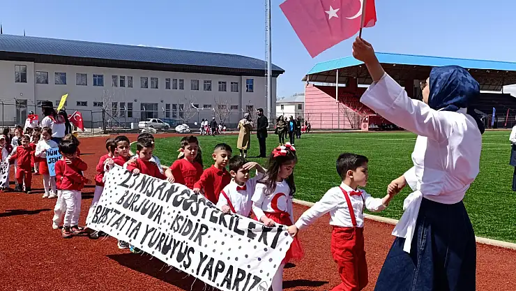 Doğubayazıt Gençlik Merkezi'nde 23 Nisan hazırlıkları başladı