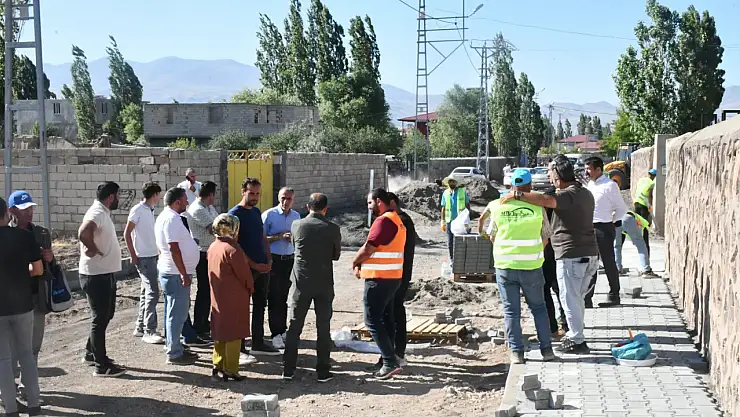 Doğubayazıt Kervan Sokak'ta asfalt mesaisi başladı