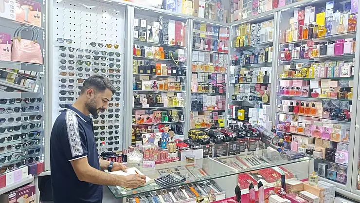 Doğubayazıt pasajlarında kozmetik ürünlere yoğun ilgi