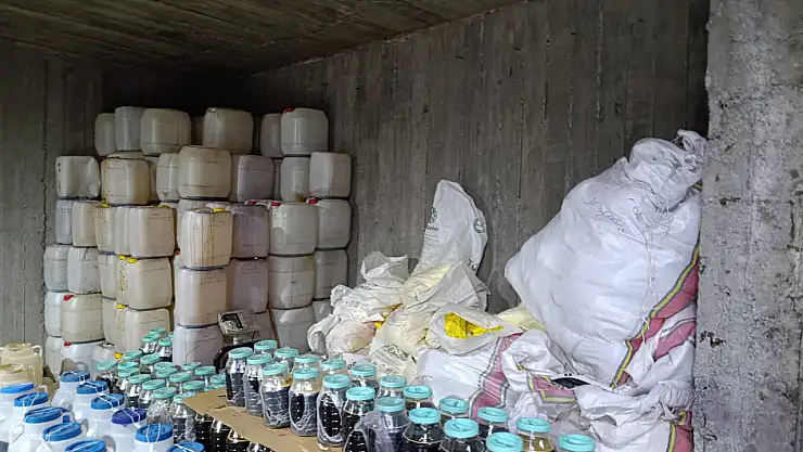 Doğubayazıt'ta 5 ton etiketsiz pekmeze el konuldu