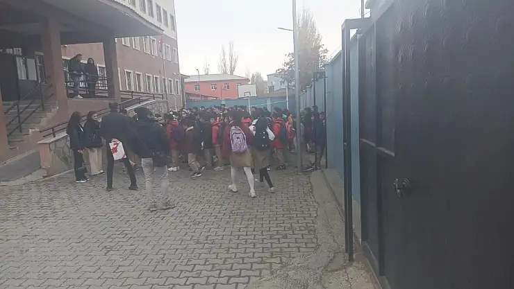 Doğubayazıt'ta ara tatil sonrası ilk ders zili çaldı