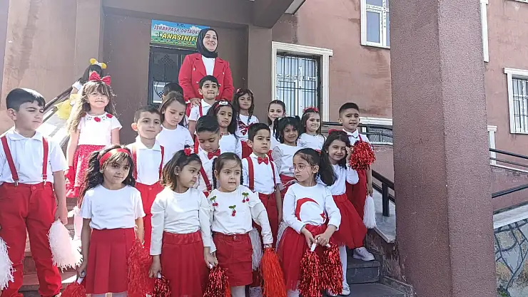 Doğubayazıt'ta çocuklar 23 Nisan'ı coşkuyla kutladı
