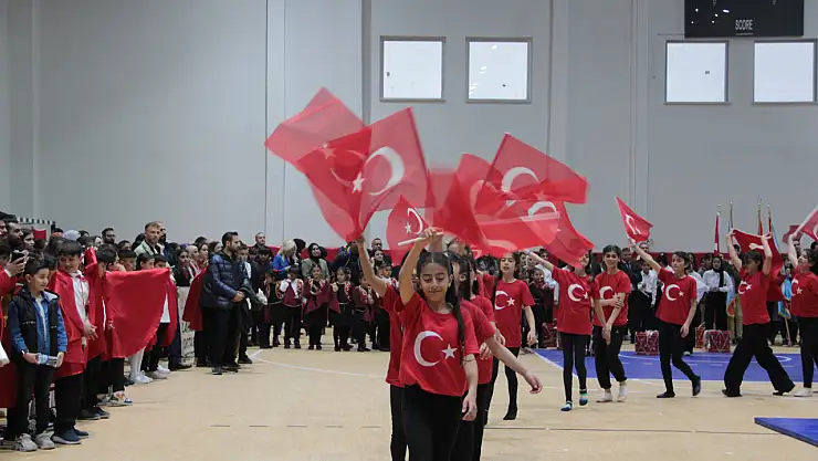Doğubayazıt'ta çocuklar bayramı doyasıya kutladı