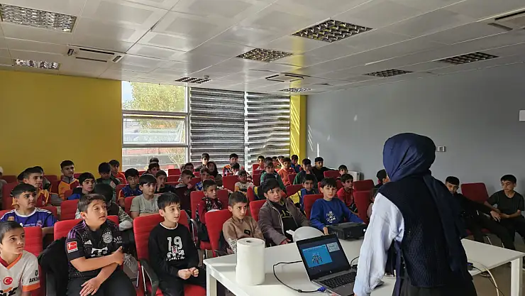 Doğubayazıt'ta gençler dijital bağımlılığa karşı buluştu