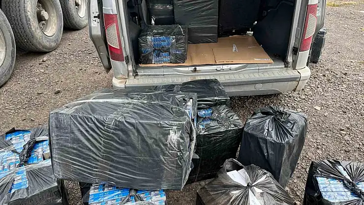 Doğubayazıt'ta Kaçak Sigara Operasyonunda 5 Gözaltı, 2 Tutuklama