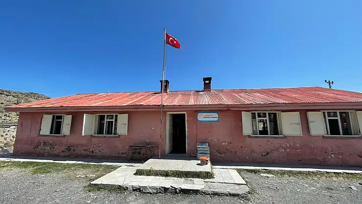 Doğubayazıt'ta kamu yararına örnek proje: Yükümlüler okul yeniliyor