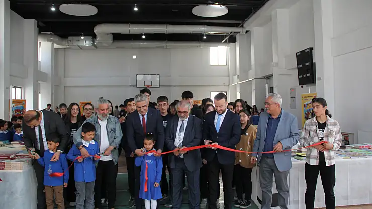 Doğubayazıt'ta kitap günleri yoğun ilgiyle başladı