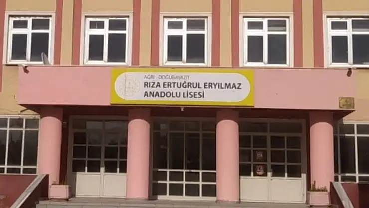 Doğubayazıt'ta lise öğrencisinden üniversite sınavında dikkat çeken başarı