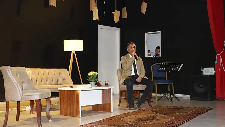 Doğubayazıt'ta öğretmenlerden anlamlı şiir dinletisi