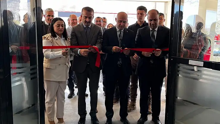 Doğubayazıt'ta tarıma yeni nefes: Yeni hizmet binası açıldı, çiftçilere destek yağdı