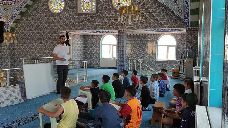 Doğubayazıt'ta yaz Kur'an kursu öğrencilerine fetih ruhu anlatıldı