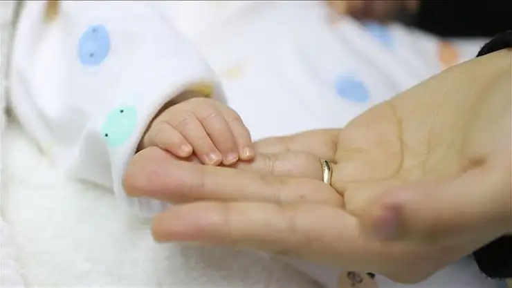 Doğurganlıkta hızlı düşüş: Gençler neden çocuk sahibi olmuyor?