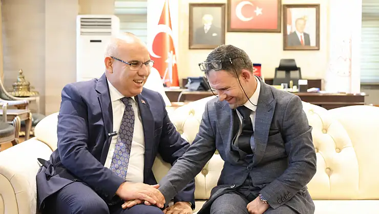 Ağrı'nın yüzlerde tebessüm bırakan ismi, Vali Koç'u ziyaret etti