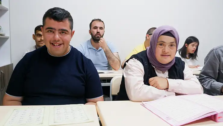 Down sendromlu Fatma ve Muhammet'in Kur'an-ı Kerim sevgisi tüm zorlukları aştı