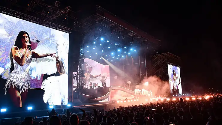 Dua Lipa ve Edis, Sunny Hill Festivali'nde Sahne Alacak