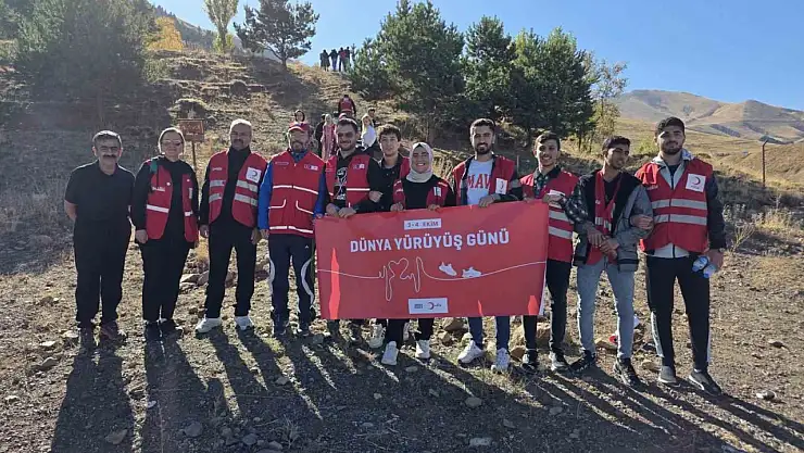 Dünya Yürüyüş Günü'nde Türk Kızılay Erzurum'da doğa ve sağlık dolu etkinlik düzenledi