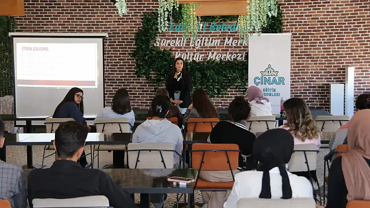 Edremit Belediyesi'nden Üniversite Adaylarına Motivasyon ve Hızlı Okuma Semineri