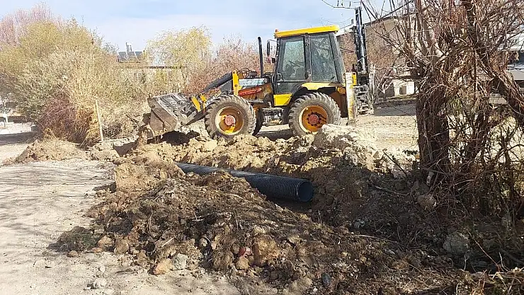 Edremit'te Kış Öncesi Yol Çalışmaları Hız Kazandı
