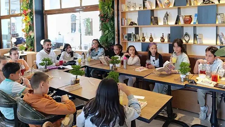 Edremit'te Öğrenciler İçin Kitap Kaşifleri Kulübü ile Okuma Kültürü Aşılanıyor