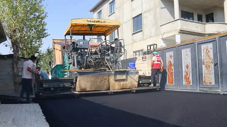 Edremit'te Son Bir Ayda 9 Kilometrelik Yol Asfaltlandı