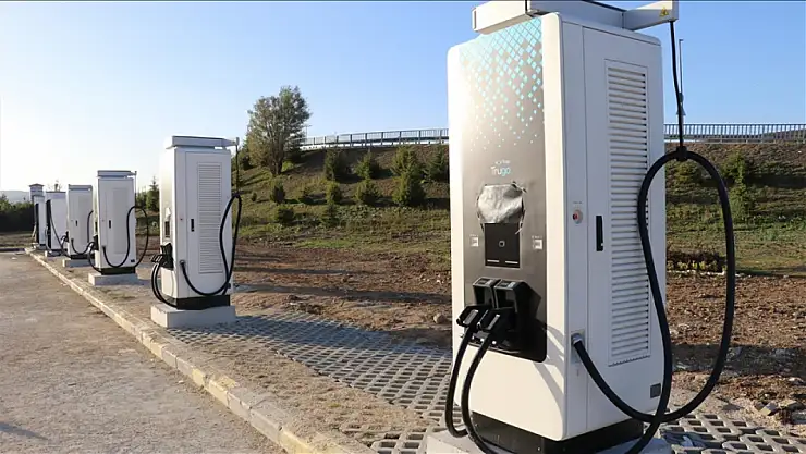 Elektrikli araçlar artıyor şarj istasyonları genişliyor