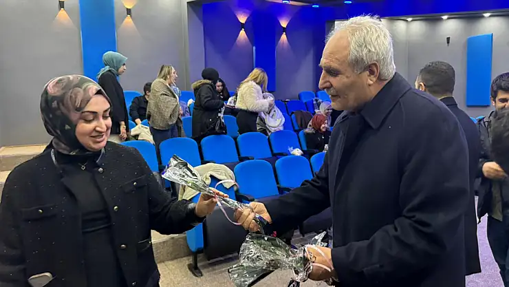 Eleşkirt Belediye Başkanı Yakut, kadın öğretmenlerle anlamlı bir filmde buluştu