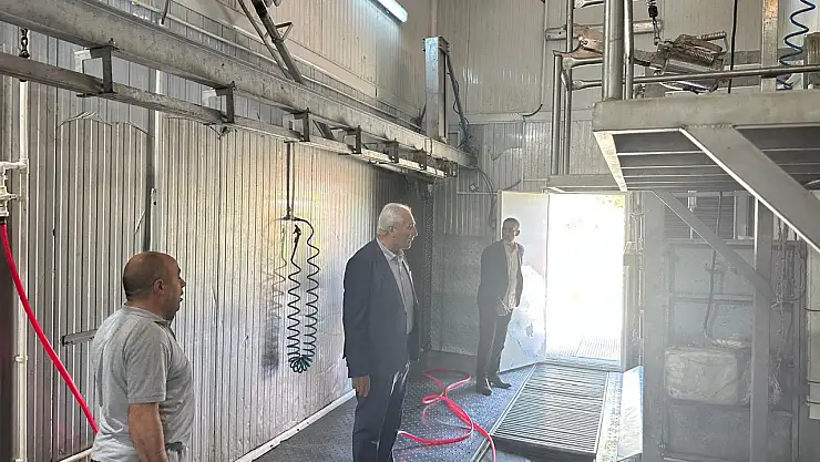 Eleşkirt Belediye Başkanı Yakut mezbahanede incelemelerde bulundu