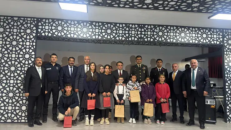 Eleşkirt'te 24 Kasım programı yoğun ilgiyle gerçekleşti