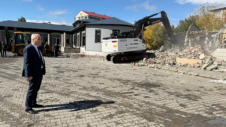 Eleşkirt'te eski otogar tarih oluyor