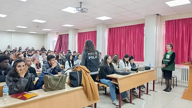 Emniyet ve Yeşilay İş Birliğiyle Öğrencilere Bağımlılık Eğitimi