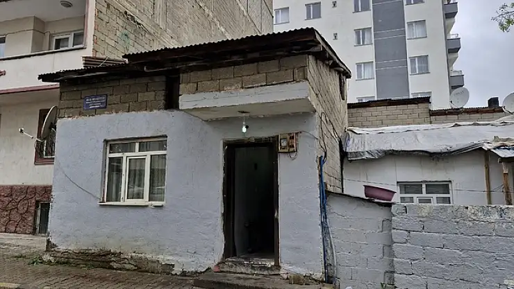 Engelli kardeşlerin evi, vali talimatıyla onarıldı, yeni eşyalarla donatıldı