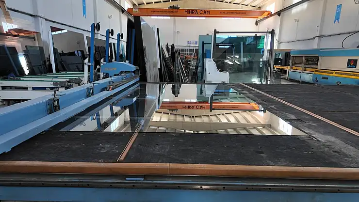 Erciş'te cam atölyesi: Yerel ihtiyacın karşılandığı yeni istihdam alanı açıldı